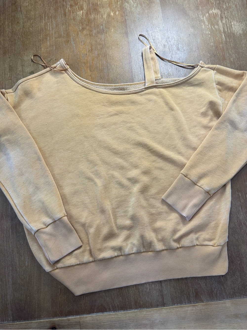 Aero Lightweight Off-the-Shoulder Sweater in Pale Gold